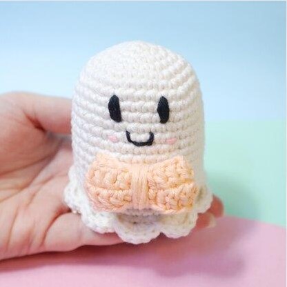 Crochet Ghost Amigurumi Pattern: Cute Beginner Project
